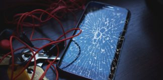 How to Deal With a Broken Smart Phone Touch Screen