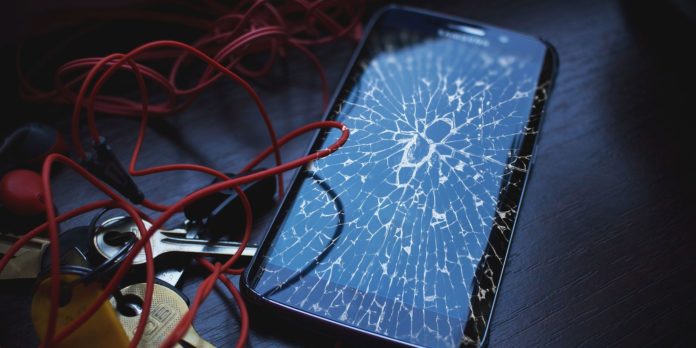 How to Deal With a Broken Smart Phone Touch Screen