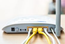 How to reset a Netgear range extender at home for free?