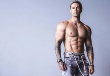 ELONGATE IN MEN’S STRETCH JEANS