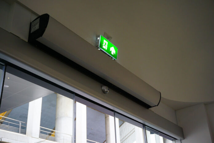 Why Commercial Air Curtains are Good for Temperature Control